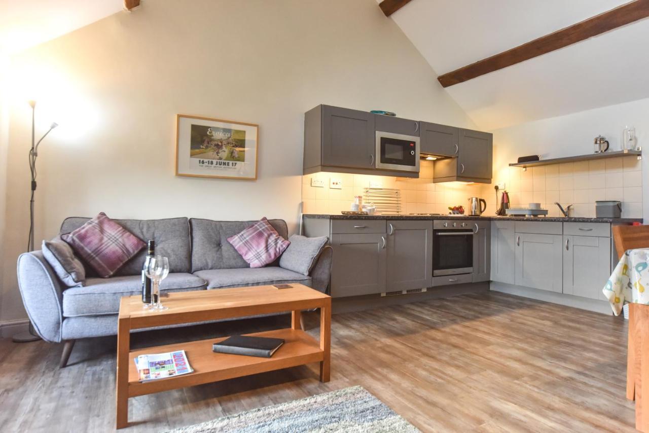 Church Farm Holiday Cottages - Pinster Cottage Ашбърн Екстериор снимка