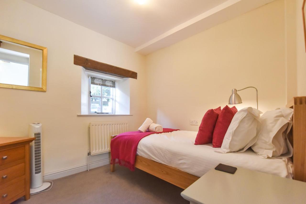Church Farm Holiday Cottages - Pinster Cottage Ашбърн Екстериор снимка