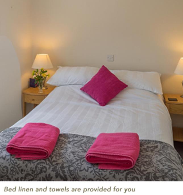 Church Farm Holiday Cottages - Pinster Cottage Ашбърн Екстериор снимка